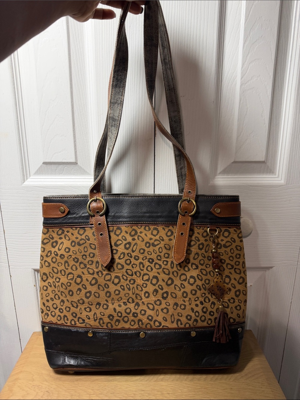 Vaan & Co Black leather & Lepoars Tote (100% Leather)